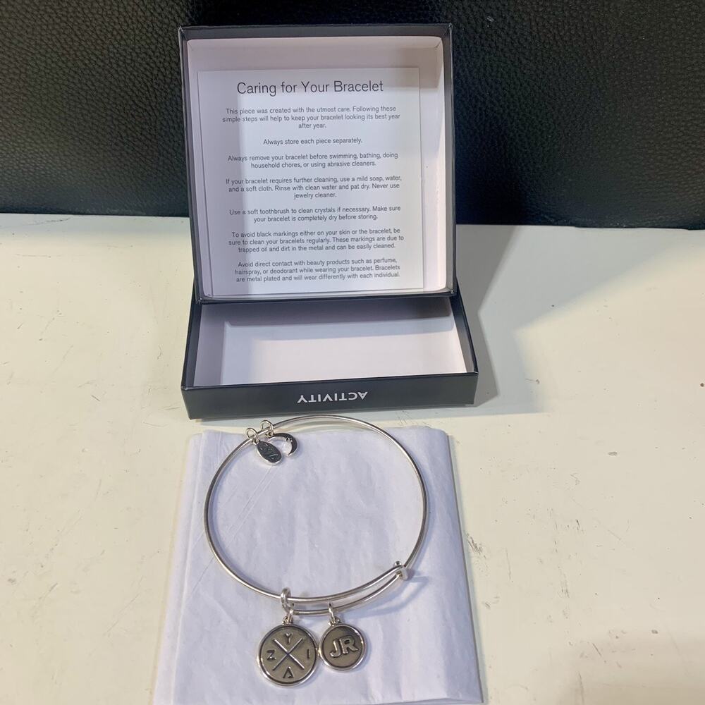 Zyia Active JR Representative Rank Bracelet With Box